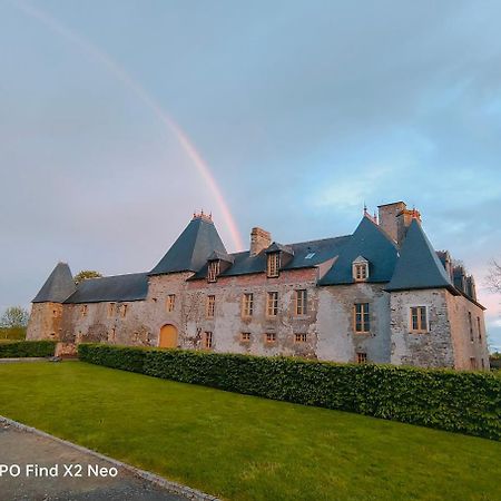 Hotel Domaine du Manoir de Vains Extérieur photo