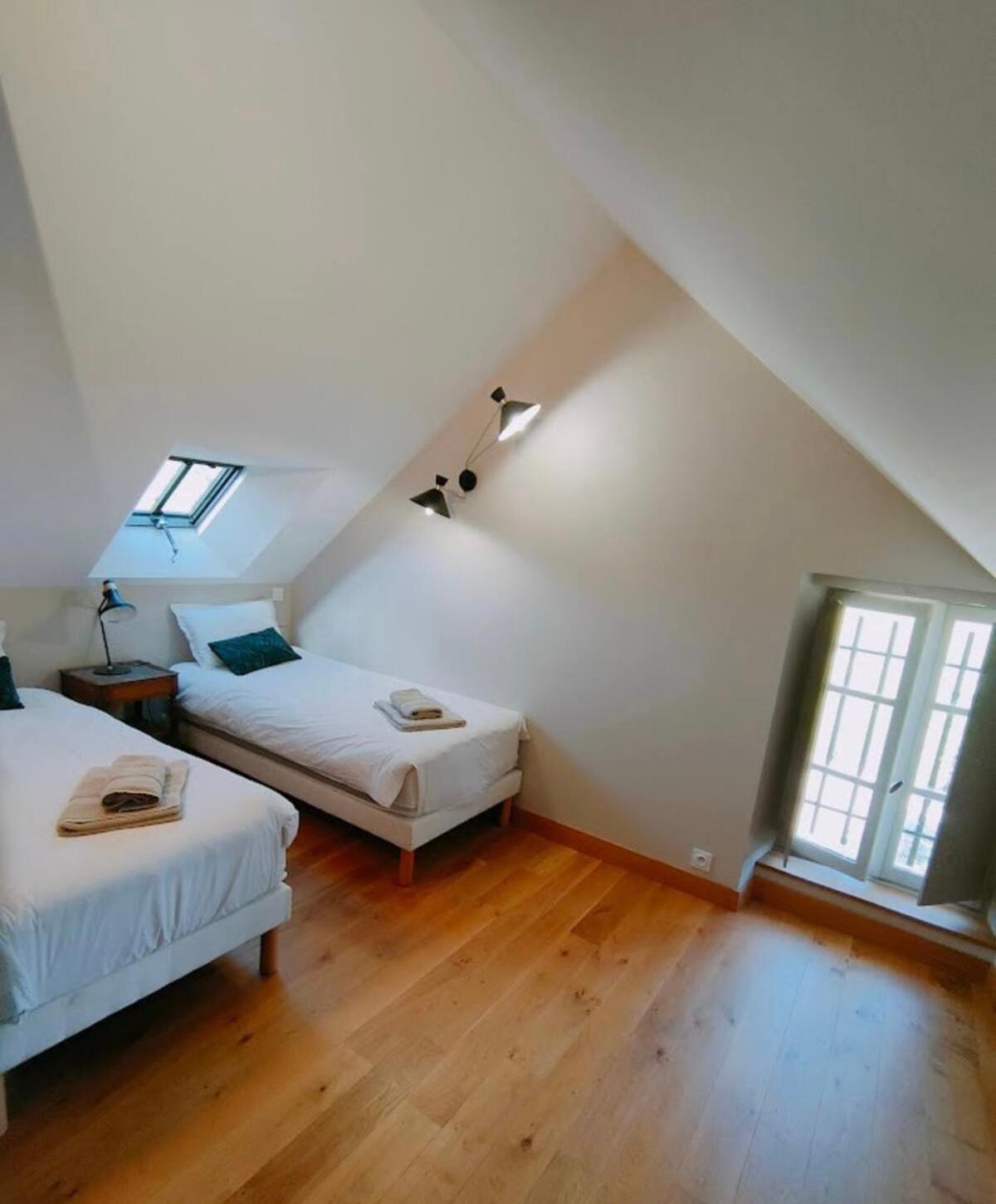 Hotel Domaine du Manoir de Vains Extérieur photo
