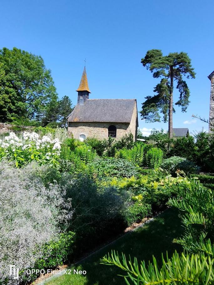Hotel Domaine du Manoir de Vains Extérieur photo