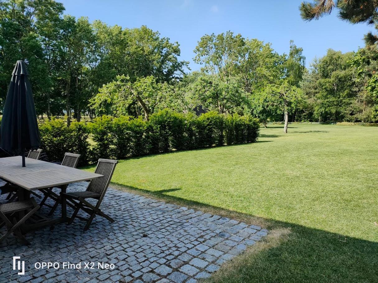 Hotel Domaine du Manoir de Vains Extérieur photo