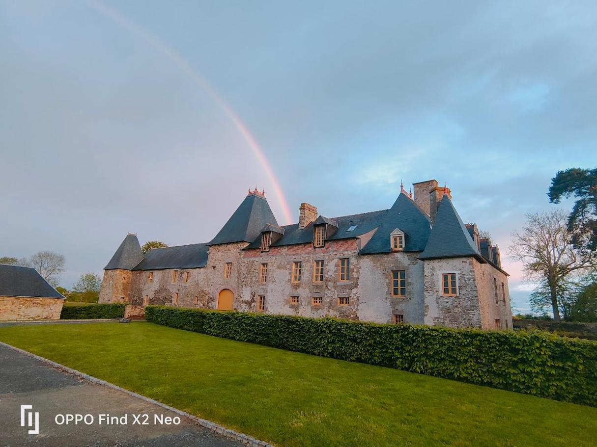 Hotel Domaine du Manoir de Vains Extérieur photo